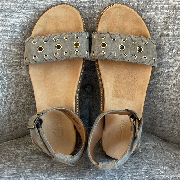 NWOT Clarks Corsio Amelia Artesan, Grey suede Ankle Strap Sandal, Women’s Size 7 - Picture 2 of 6